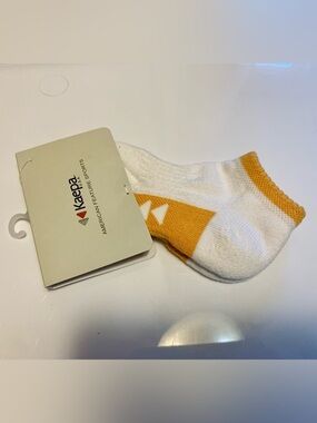 Kaepa Brand Youth 12-2.5 Gold & White Cheer Athletic Socks w/ Arch Support NWT